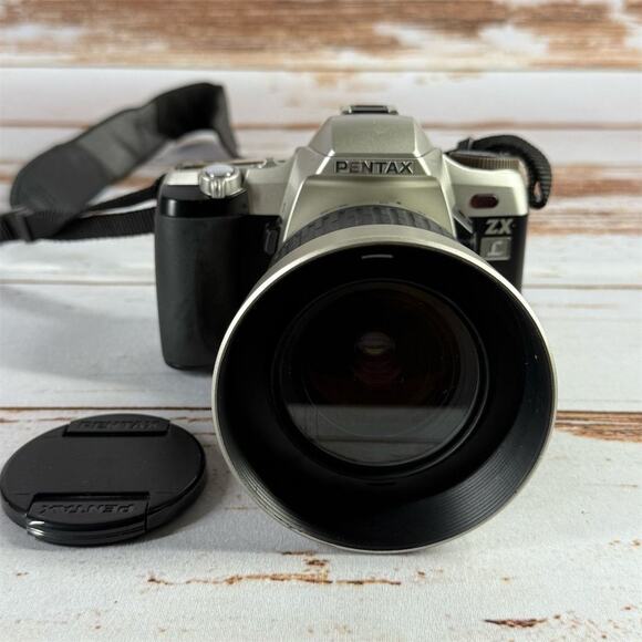 Pentax ZX-7 35mm SLR Film Camera w/ Zoom Lens & Flash